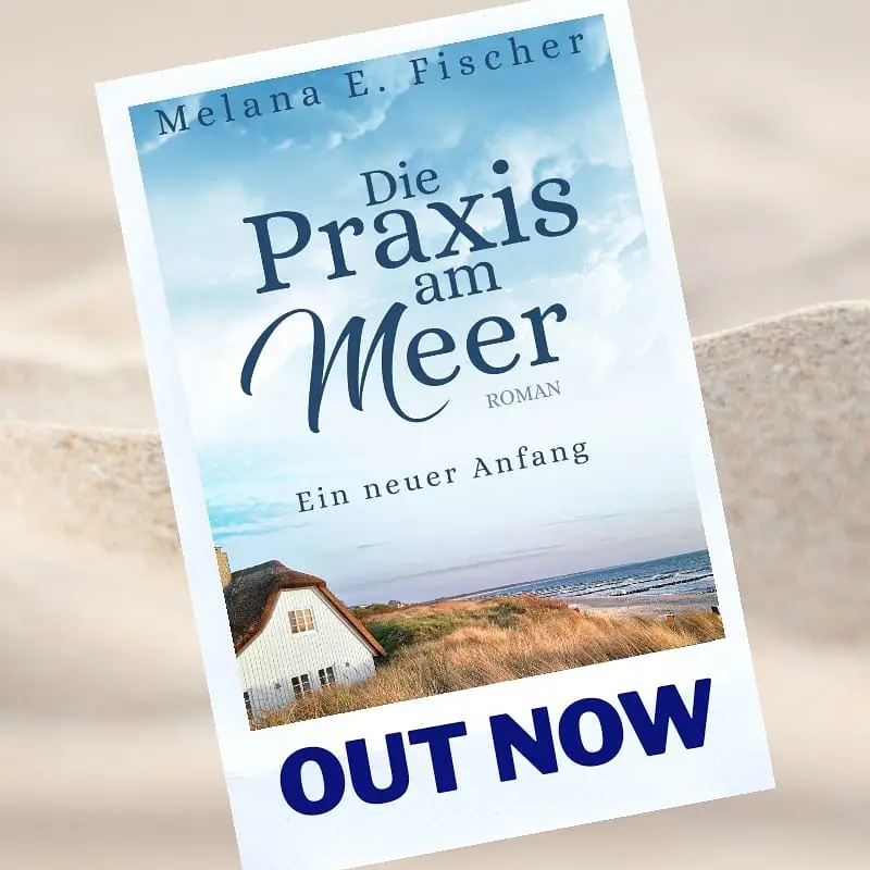 28.11.2020: "Die Praxis am Meer" Band 1 ist veröffentlicht! schemenhafter Sand im Hintergrund,
darauf die Frontansicht des Buchcover von Die Praxis am Meer - Ein neuer Anfang - Band 1,
Text darunter OUT NOW